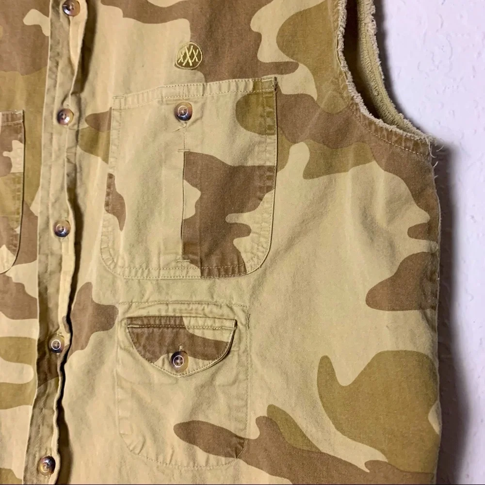 10.Deep Brown Camo Button-Down Vest Shirt - Picture 3 of 7